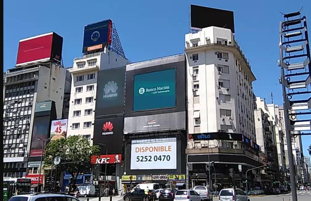 Pantallas LED en la vía pública